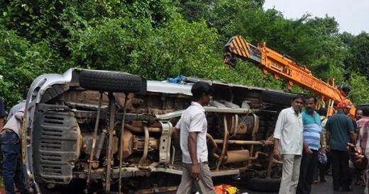 tempo accident in karkala